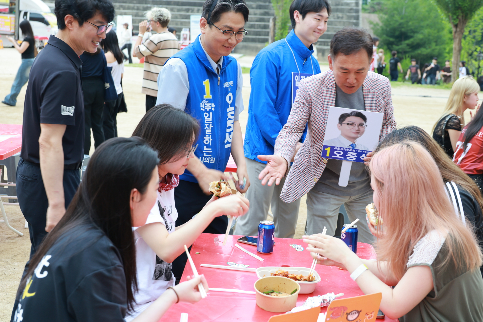 2026-05-27 경희대 축제 — 대학생들과 현장 소통